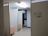 感染症の可能性が否定できない患者様専用待合室